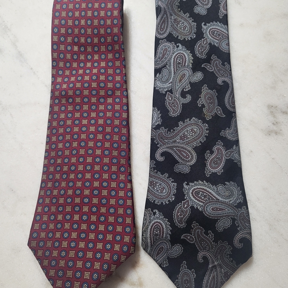 Mario Valentino Red‎ Geometric and Black Paisley Ties